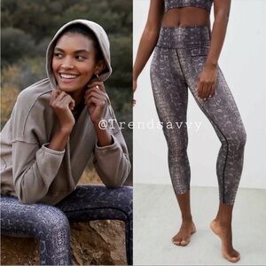 Anthropologie Varley Gray Snake Print Leggings Cropped Hoodie Set Small NWT